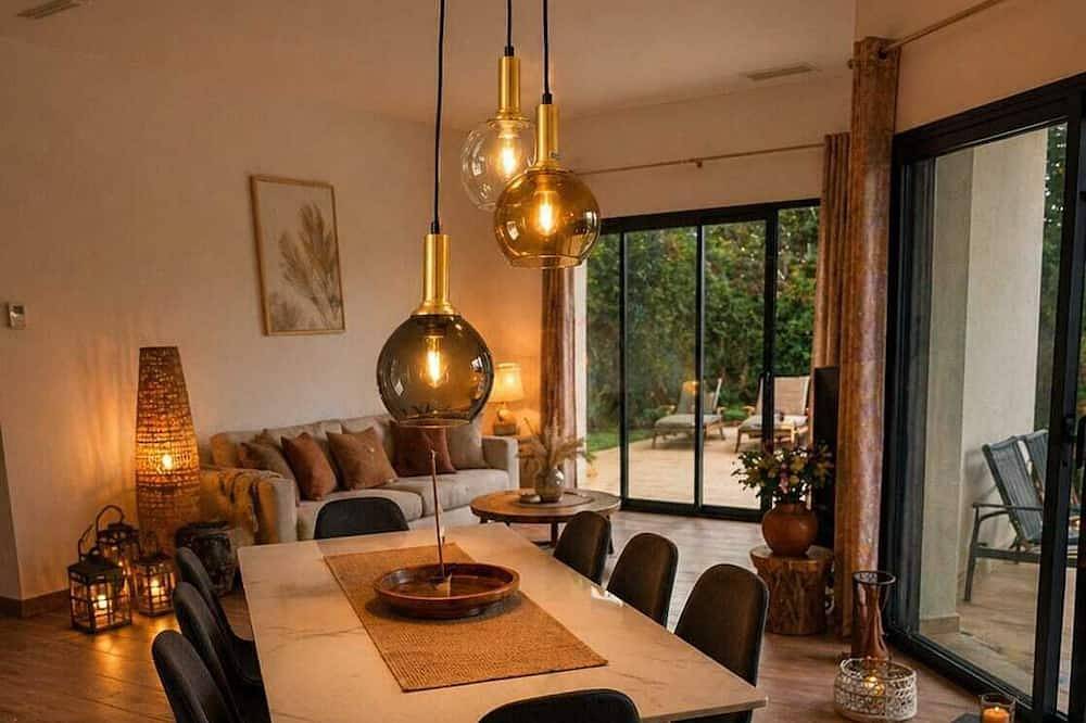 Jardin d'Adhémar : piscine & brunch-Grignan in Grignan, Région de nyons