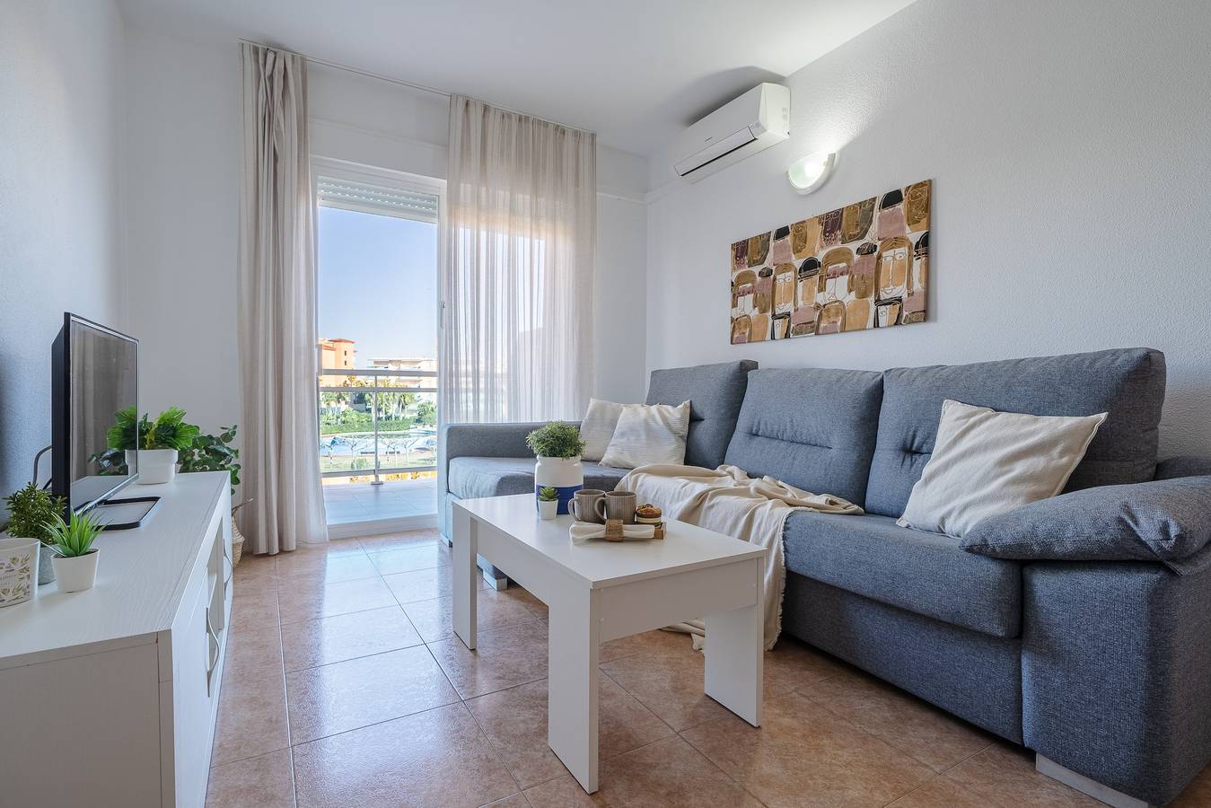 Apartamento entero, Residencial Los Juncos V   in La Pineda, Platja de la Pineda