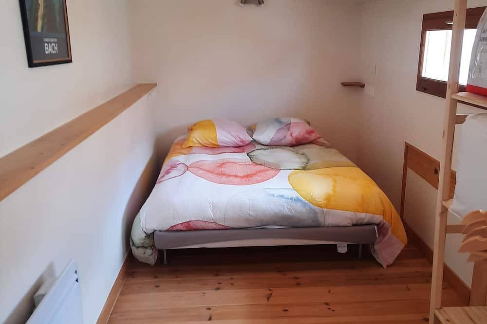 Entire apartment, 20mn de Paris Champs-élysées, Triplex 4 Personnes au Centre Ville 5mn du Rer in Maisons-Laffitte, Yvelines