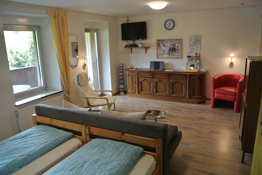 Ganze Wohnung, Am fließenden Gewässer der Theel gelegene Ferienwohnung in ruhiger Lage in Tholey, Saar-Nahe-Bergland