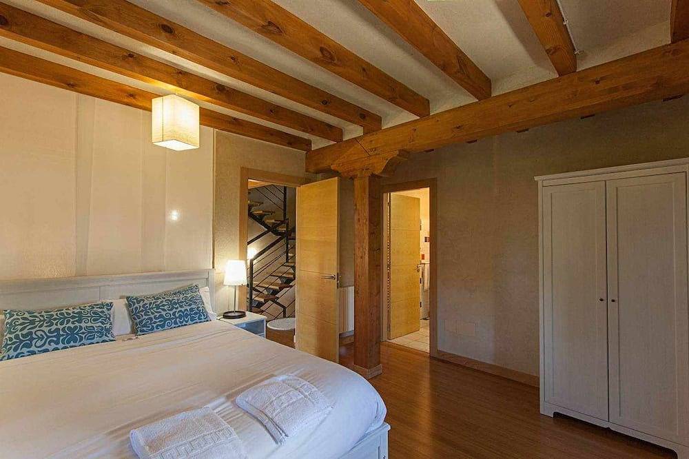 Casa Palacio de Mave for 4 people in Mave, Aguilar de Campoo