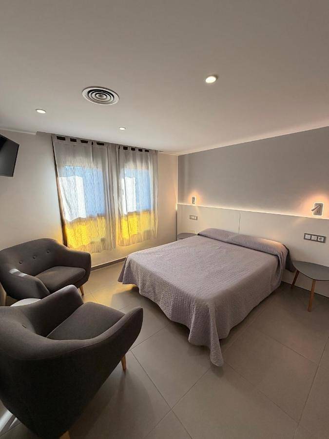 Gîte pour 3 personnes, avec terrasse et vue à Anglès