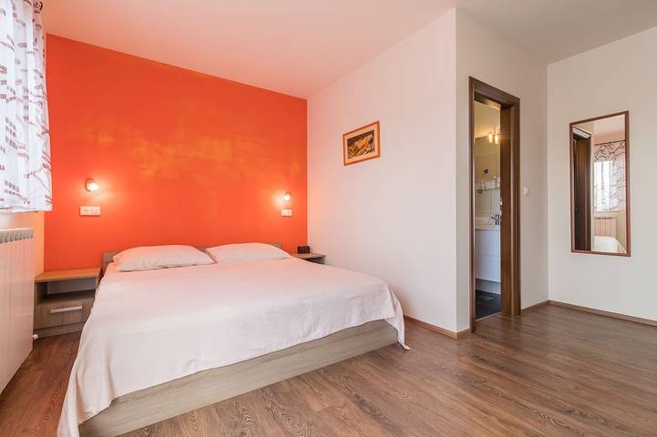 Stilvolle Villa ***** mit Schwimmbad und Grill, Fahrräder, kostenloses WLAN in Svetvinčenat, Zentralistrien