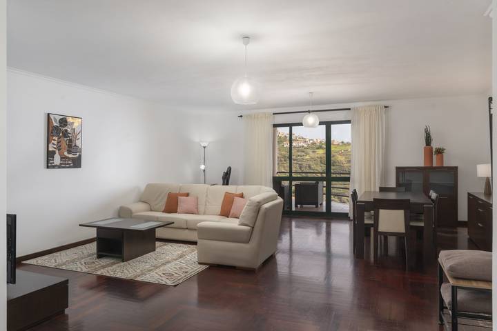 Gîte pour 6 personnes, avec balcon, adapté aux familles à Calheta - 2