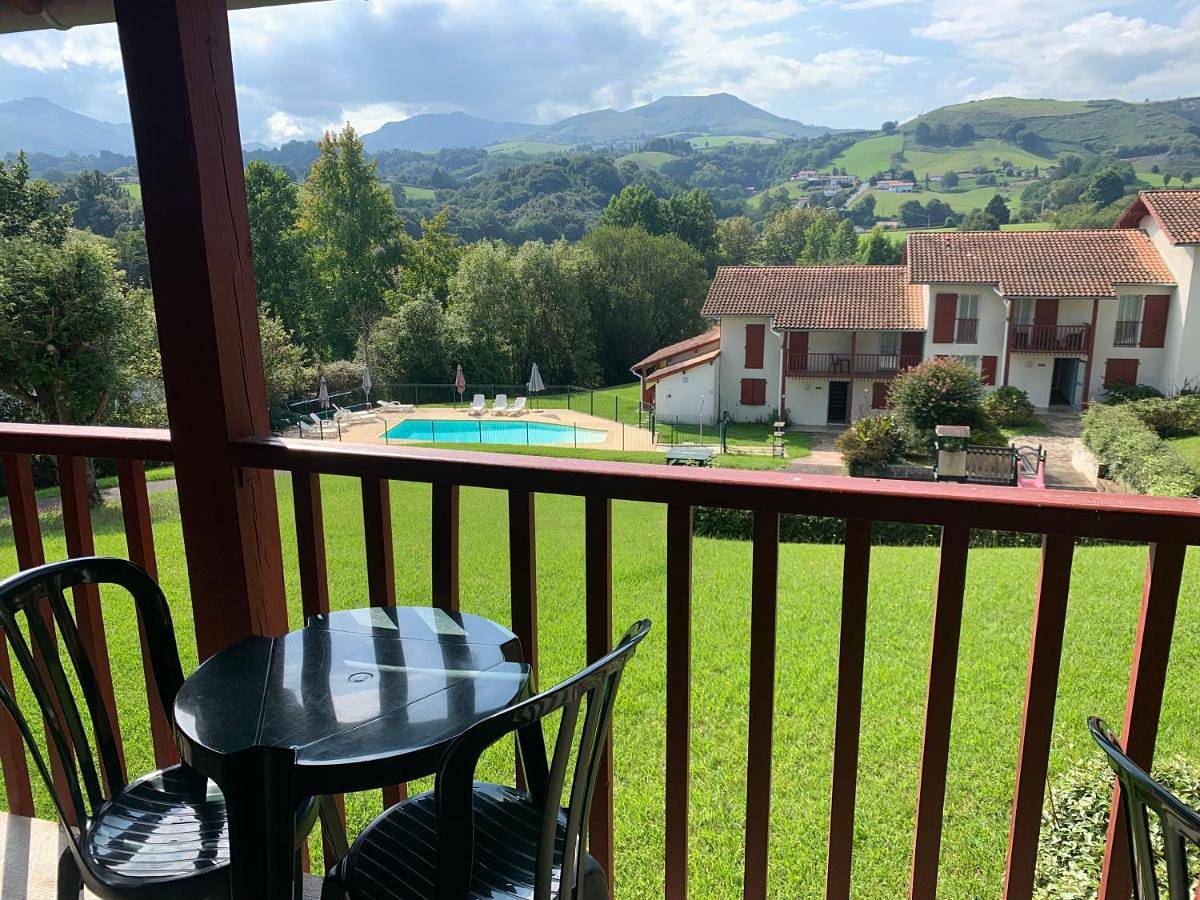 Appartement entier, Hosta Piscine Vue Montagnes in Souraïde, Région de Bayonne