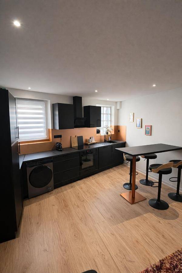 Two-Bedroom House in Champillon, Parc naturel régional de la Montagne de Reims
