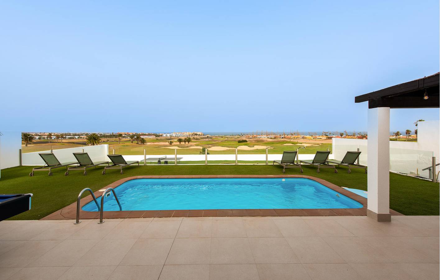 Un appartement confortable à 2 km de Playa del Castillo : appartement avec piscine, terrasse et Wi-Fi in Las Salinas, Antigua
