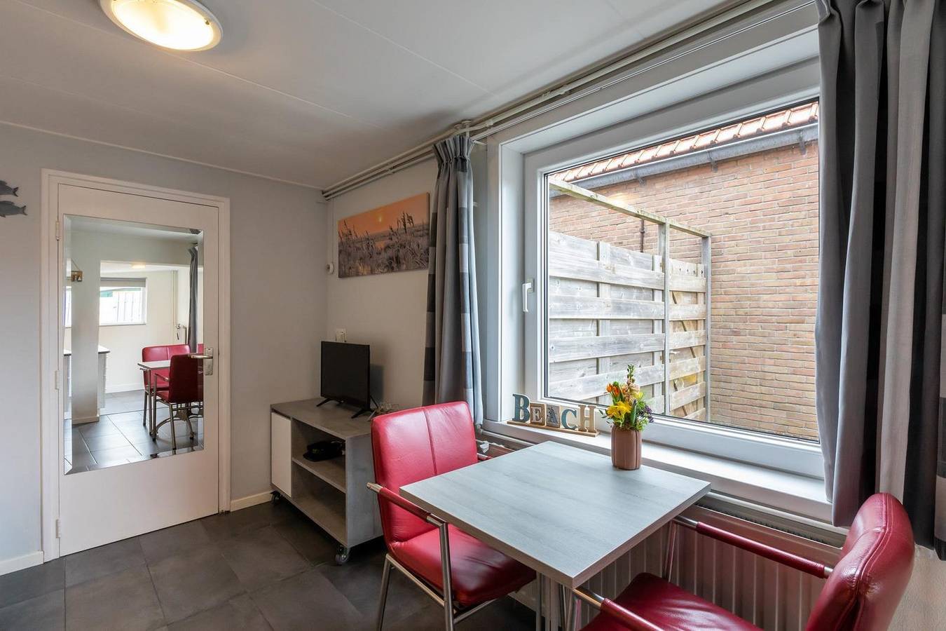 Cozy 2-person holiday home in the heart of Zoutelande, 300 meters from the beach in Zoutelande, Walcheren