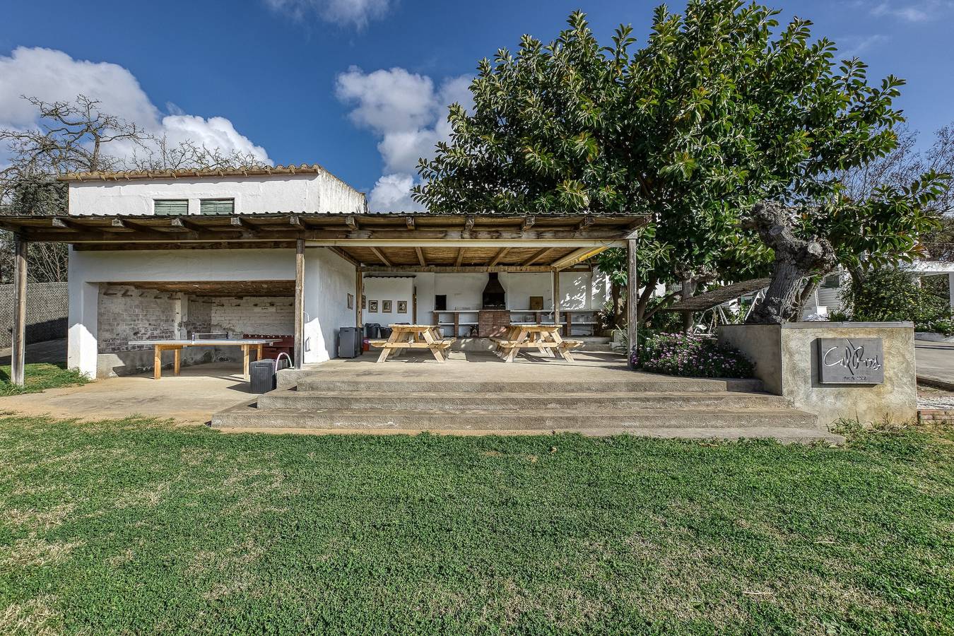 Apartamento entero, Apartamento 'La Cort' con vistas a la montaña, Wi-Fi y aire acondicionado in Platja d'Aro, Costa Brava