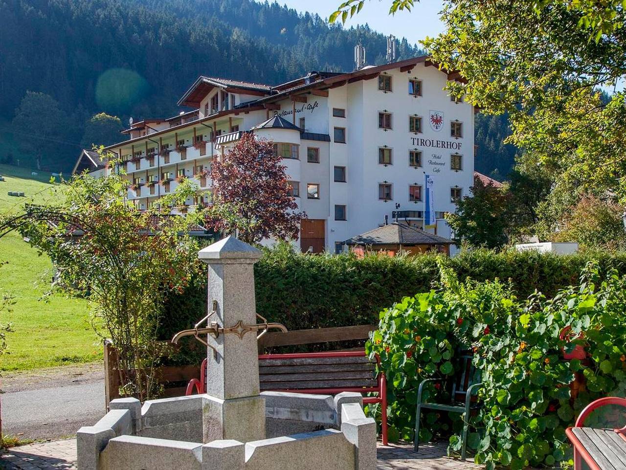 Landhotel Tirolerhof - Einzelzimmer mit Frühstück in Wildschönau, Kaisergebirge
