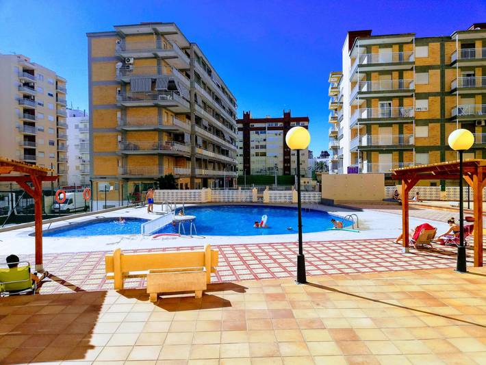 Apartamento para 4 personas, con terraza y vistas al mar en Playa de Gandía