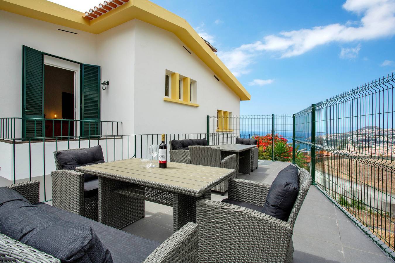 Villa 'Casa Caminho Do Palheiro' with Sea View, Private Terrace and Wi-Fi in Lazareto, Funchal (Santa Maria Maior)