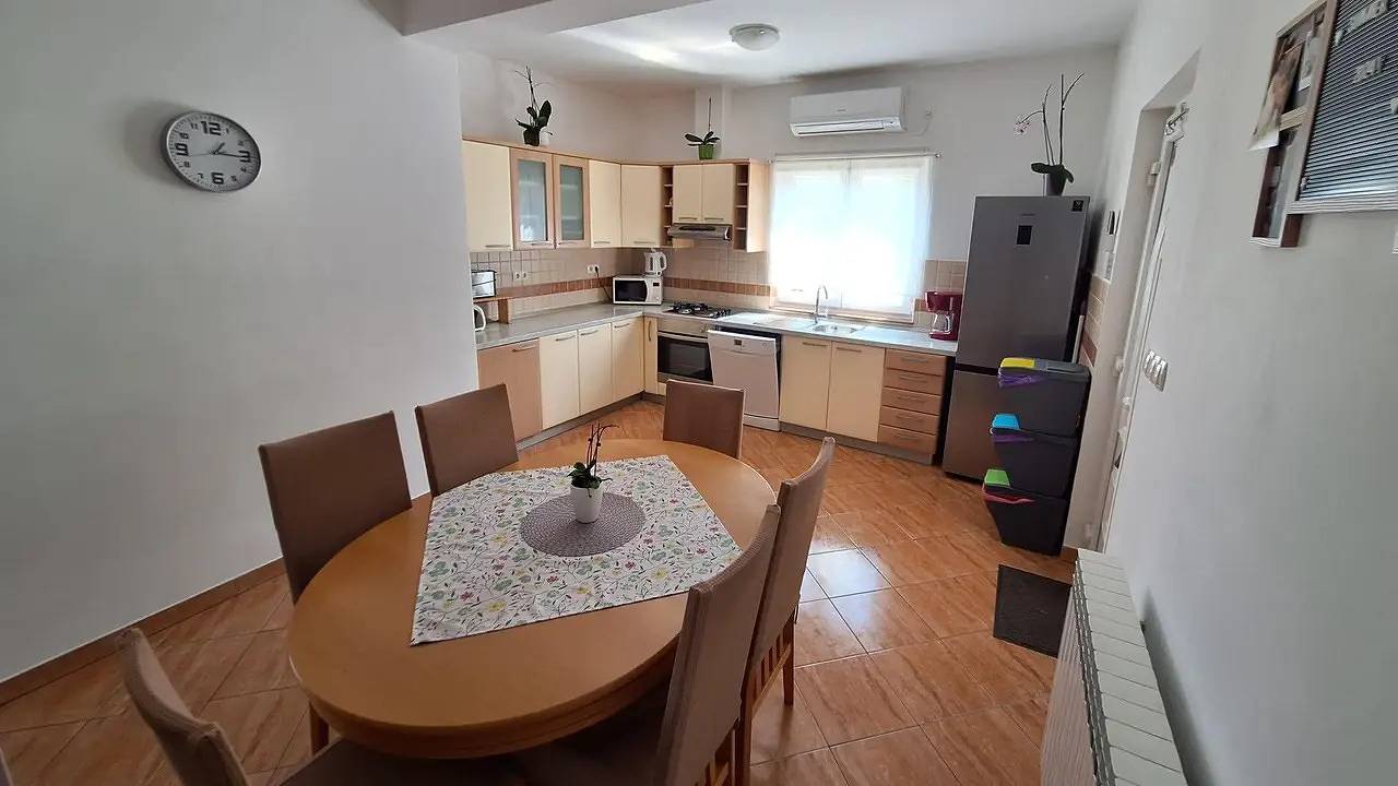 Ganze Ferienwohnung, Ferienwohnung für 4 Personen (70 m²) in Supetarska Draga in Supetarska Draga, Rab