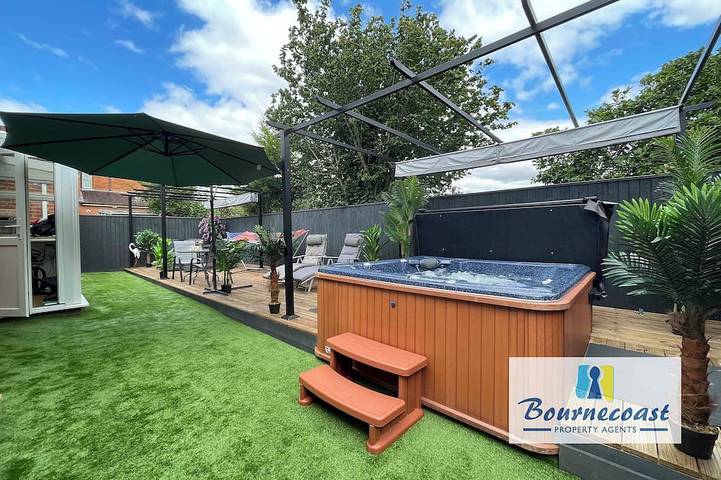 Holiday rental for 5 people, with terrace and garden in Christchurch