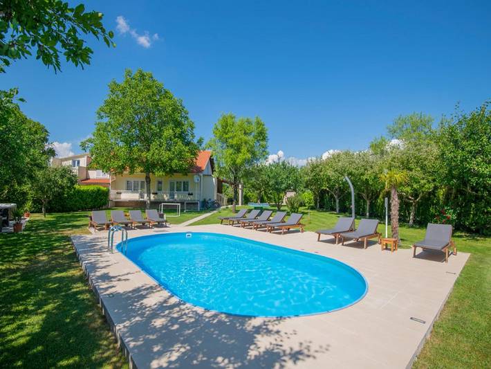 Ferienhaus für 14 Personen, mit Pool und Terrasse an der Makarska Riviera