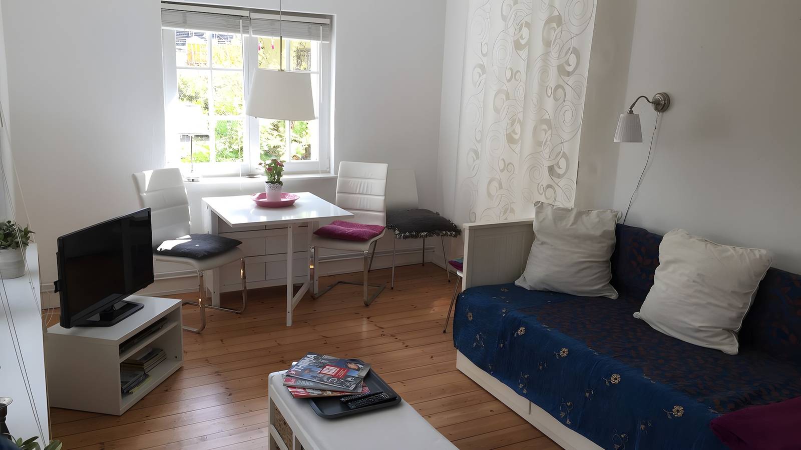 Ganze Wohnung, Apartment für 4 Personen, 40 m², mit privater Terrasse, Gemeinschaftsgarten und Wlan in Hamburg-Nord, Hamburg