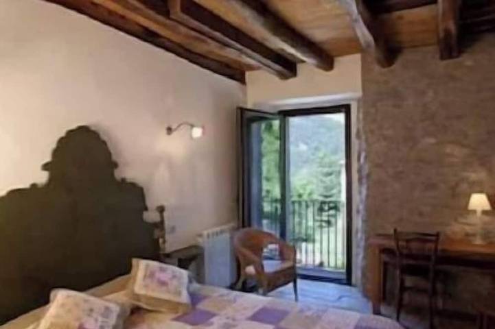 Self catering Mas Quintana de Ciuret for 35 people in Vidrà, Comarques centrals