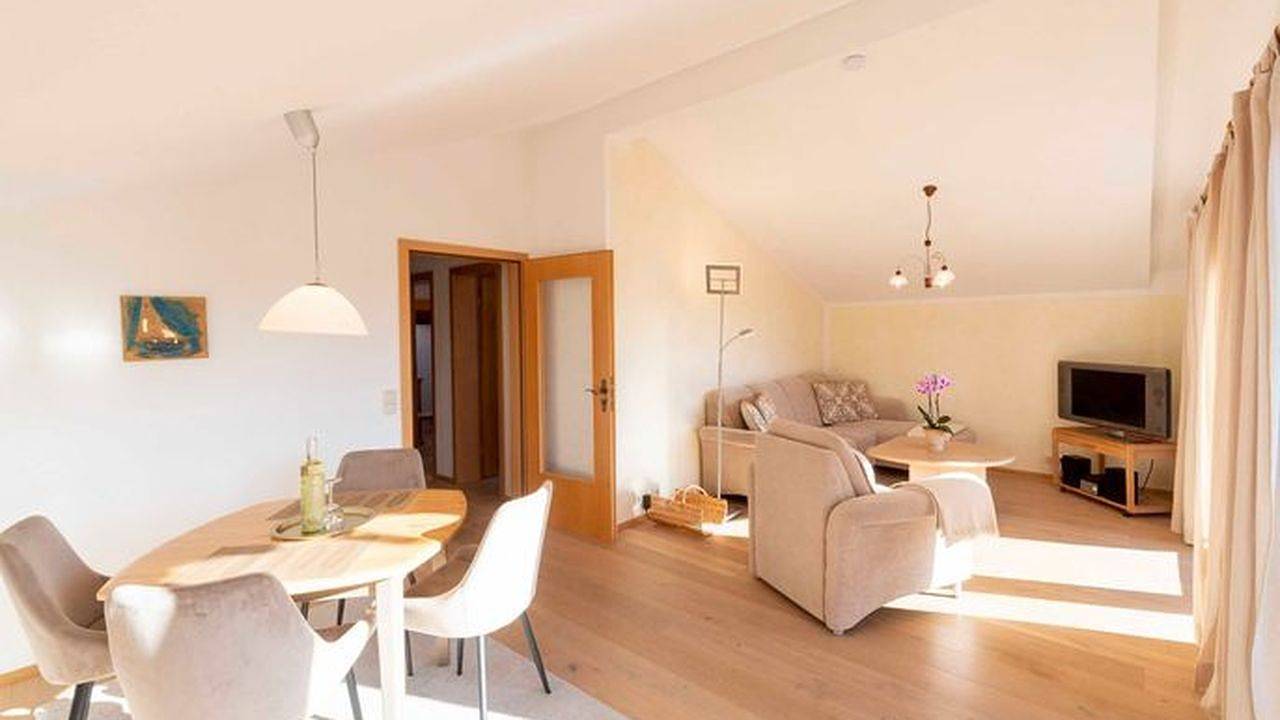 Entire holiday apartment, Holiday apartment for 2 people with garden in Rottach-Egern, Bavarian Alps