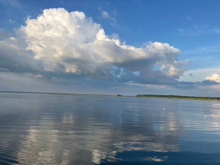 Hausboot für 3 Personen, mit Seeblick und Terrasse sowie Garten in Mecklenburgische Seenplatte - 4