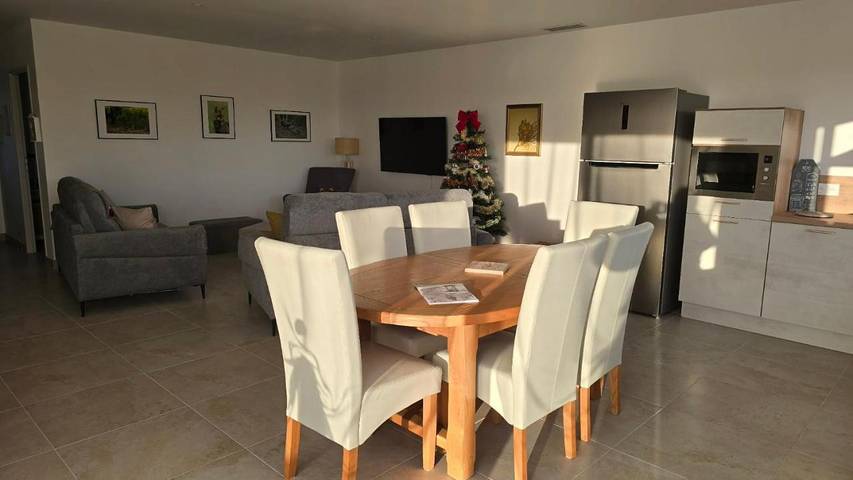 Location de vacances pour 8 personnes, avec jardin et vue à Crézancy-en-Sancerre - 2