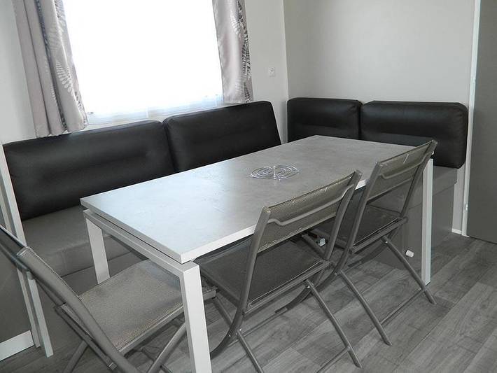 Flower Camping Omaha Beach - Mobilheim 8 personen - Mobilheim „Confort“, 36 m² (4 Schlafzimmer) + Terrasse, für 8 Personen in Omaha Beach, Vierville-sur-Mer