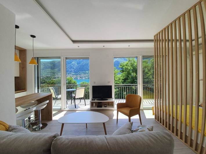 Appartamento per 2 persone, con Terrazza e Giardino nonché Panorama a Kotor