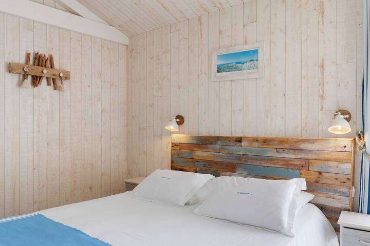 Chambre d'hôtes Le Clos De La Combe-Les Sables d'Olonne avec piscine et cuisine partagées in Château-d'Olonne, Les Sables-d'Olonne