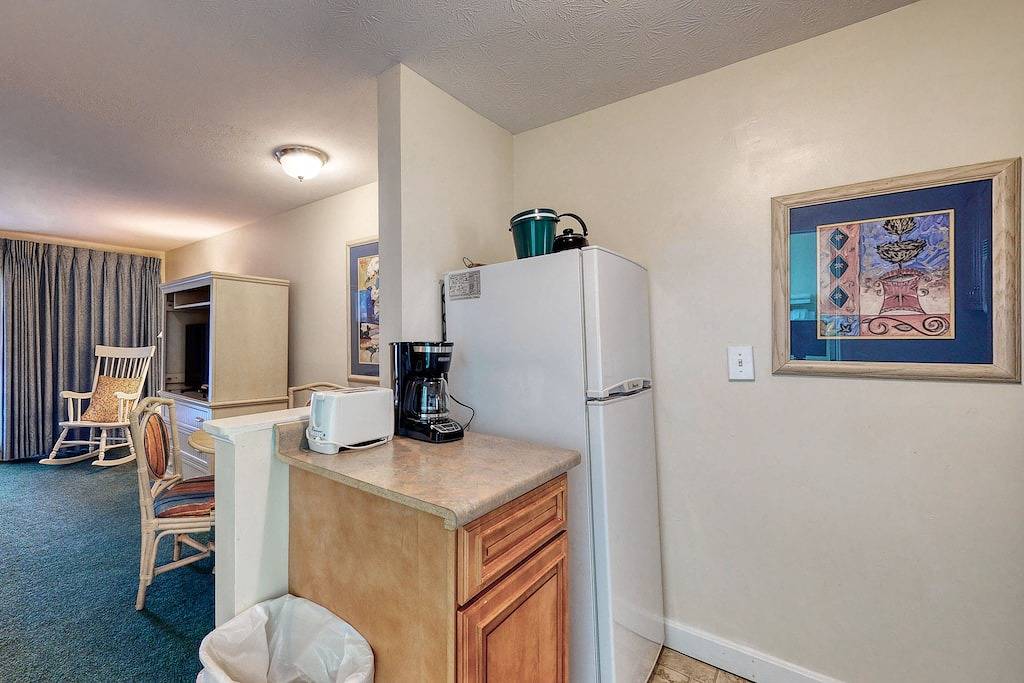 Ganze Wohnung, Ideally-located condo with pool, Wifi, & patio - close to everything in Ogunquit, York County