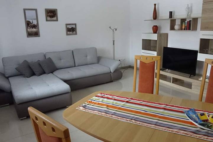 Ferienwohnung für 4 Personen, mit Balkon und Whirlpool sowie Garten in Balve
