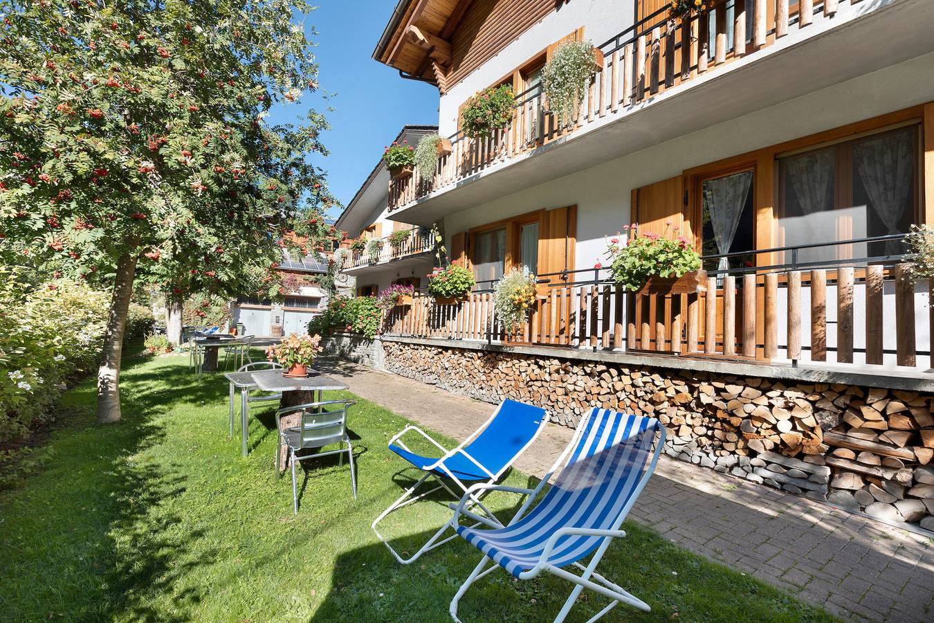 Geheel appartement, Appartement 'Casa Vacanza Famiglia Belli' met Uitzicht op de Bergen, Gedeelde Tuin en Wi-Fi in Rhêmes-Saint-Georges, Ruitor Massief