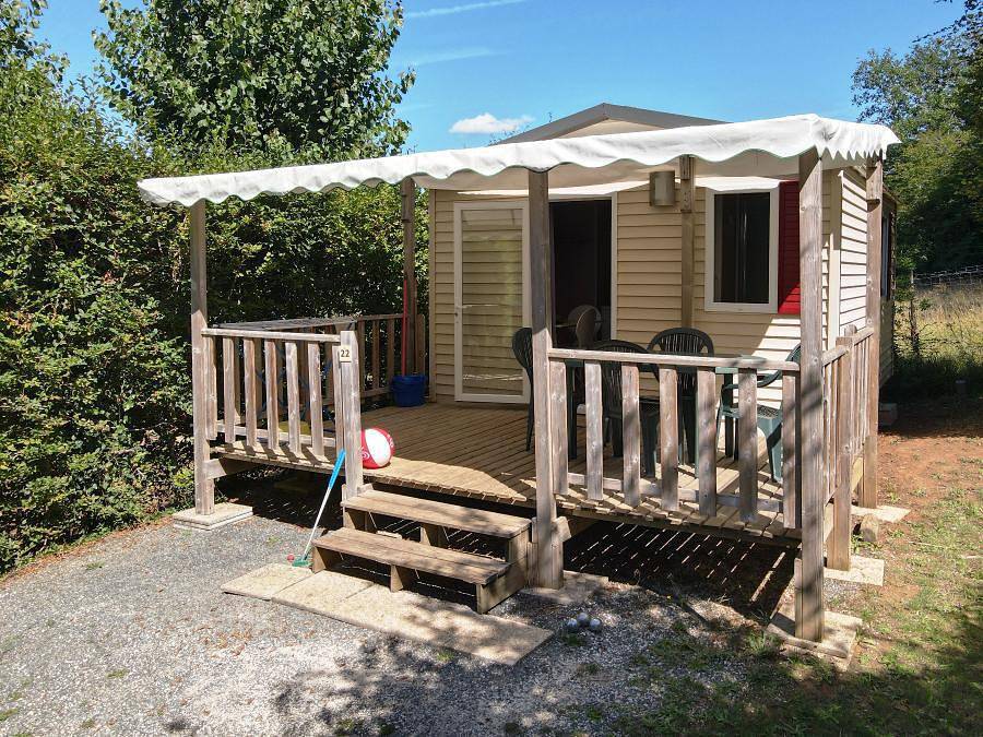 Camping le Pont de Mazerat - Mobilheim 4 personen - 21 m²: Ein kleines, komfortables Modell. in Tamniès, Périgord Noir