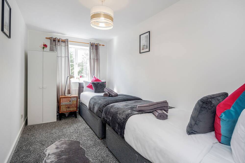 Apartamento entero, Free parking★ Gated Haven★ Stunning 2 Bed Apt ★Watfordfc/Hospital/Atria/Theater★ in Watford, Hertfordshire
