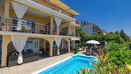Ferienwohnung für 4 Personen, mit Whirlpool und Garten sowie Pool in Dramalj