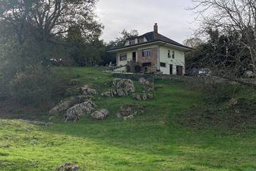 Casa rural para 8 personas, con jardín y balcón en Valdáliga