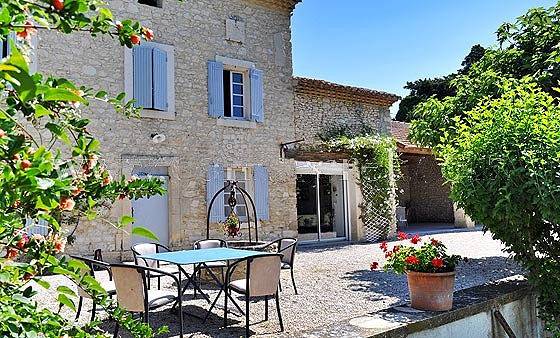 Gîte pour 2 personnes, avec terrasse et jardin