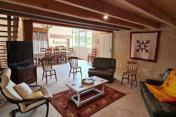 Location de vacances pour 10 personnes, avec piscine à Les Lèves-et-Thoumeyragues - 3