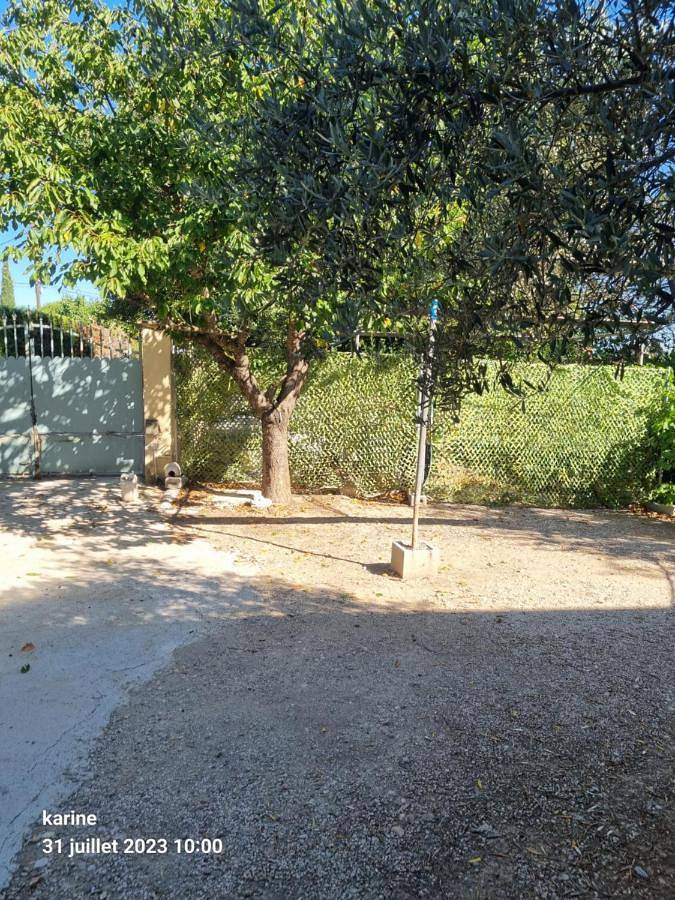 Location de vacances pour 15 personnes, avec terrasse ainsi que piscine et jardin à Gardanne - 2