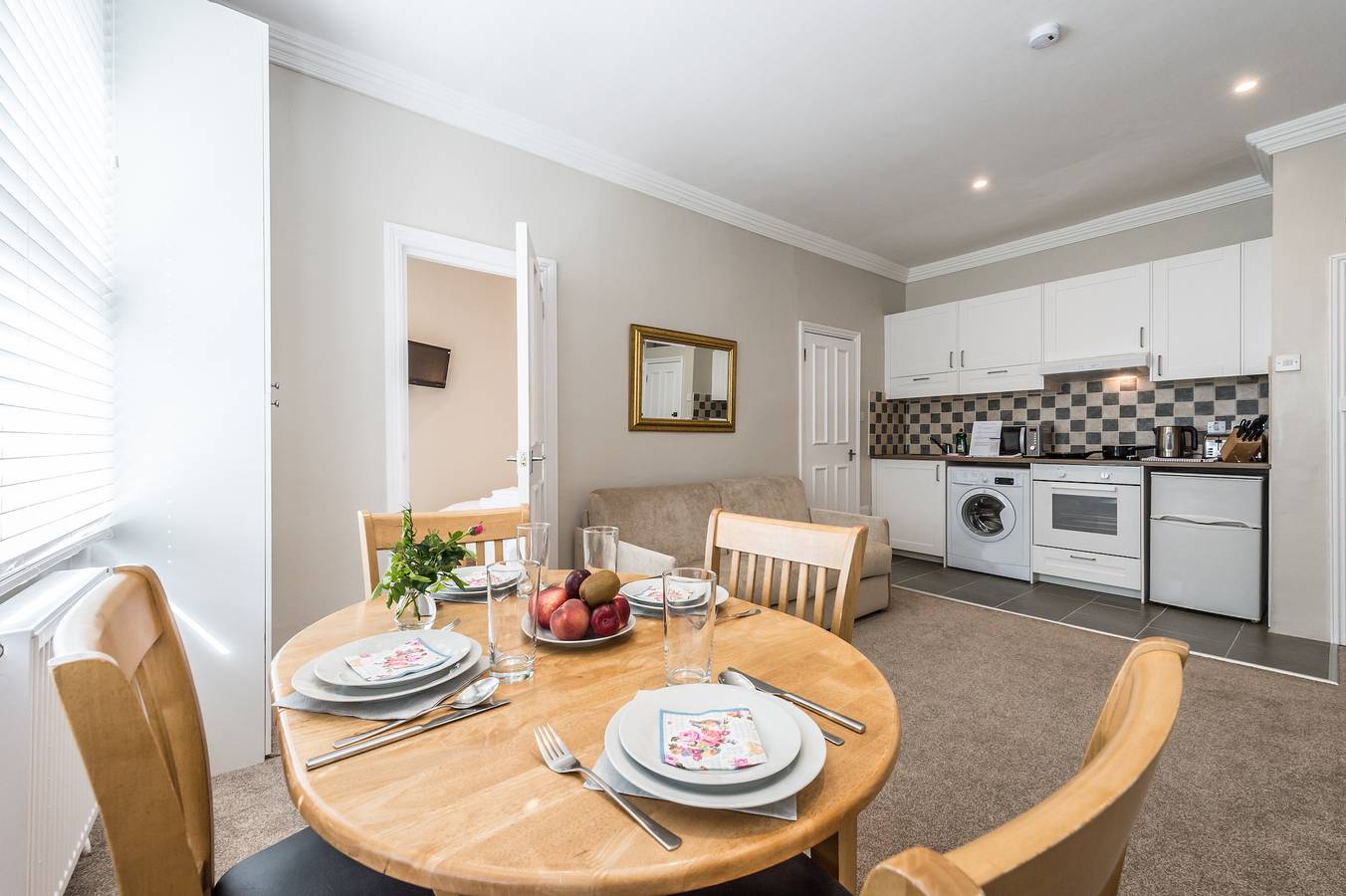 Hel lägenhet, Beautiful apartment ac up to six,12 min by tube from Oxford street,Ac in Brent, London