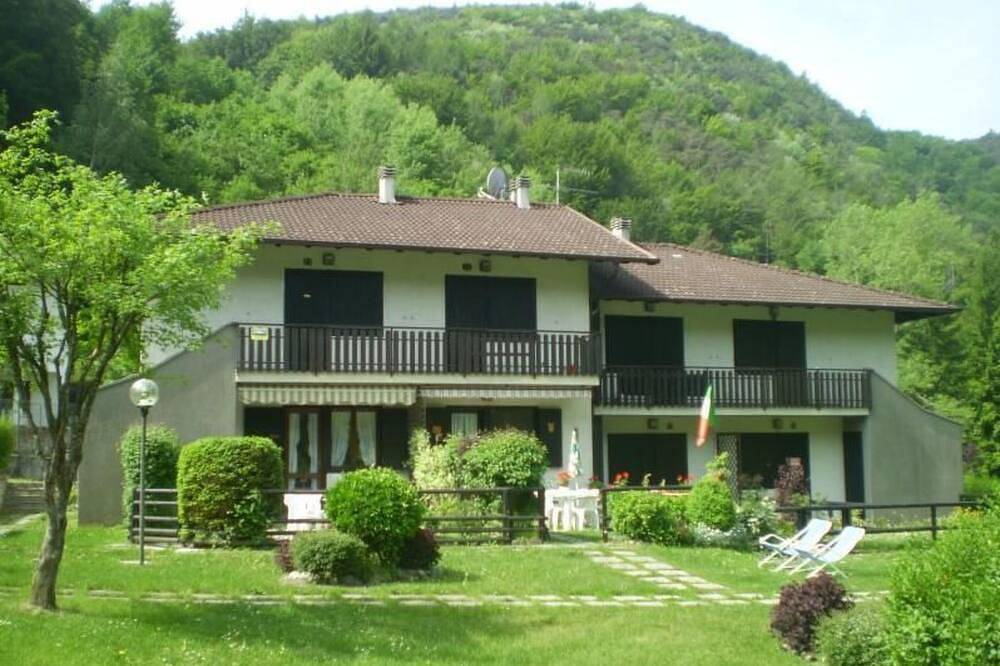 Ganze Wohnung, Wohnung mit Pool in der Nähe des Sees in Molina di Ledro, Ledro