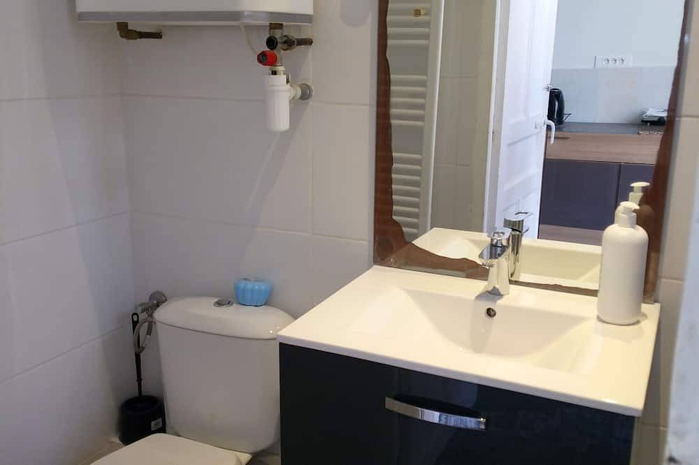 Apartamento entero, Apartment with garden near Maisons-Alfort veterinary school, metro 8 in Maisons-Alfort, Valle del Marne