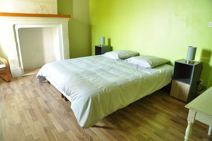 Location de vacances pour 8 personnes, avec terrasse et jardin, animaux acceptés à Allonnes - 2