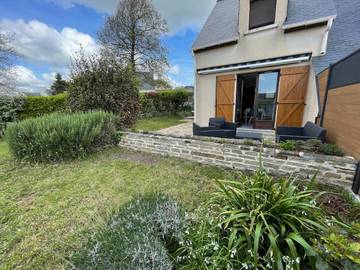 Gîte pour 4 personnes, avec piscine et vue ainsi que terrasse et jardin à Clohars-Carnoët