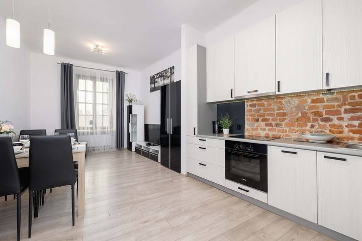 Entire apartment, Spacious Apartment | 2 Bedrooms | Close to Main Market Square in Cracow, Lesser Poland