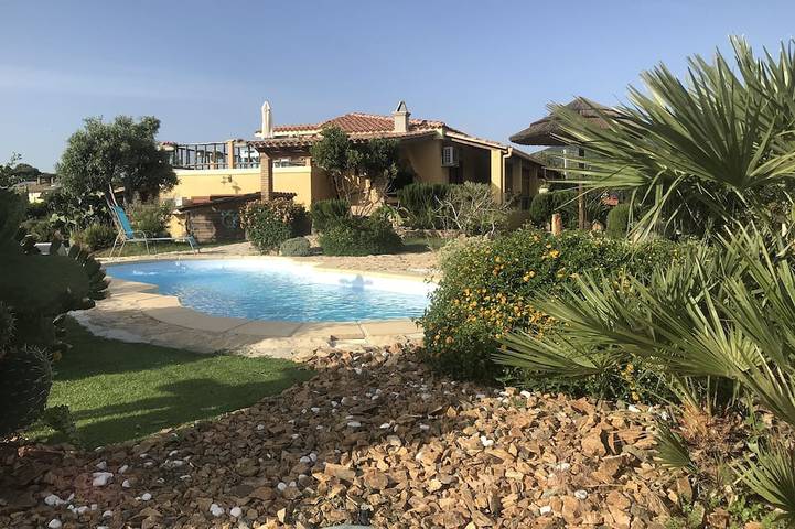 Villa für 3 Personen, mit Balkon und Garten sowie Pool - 1