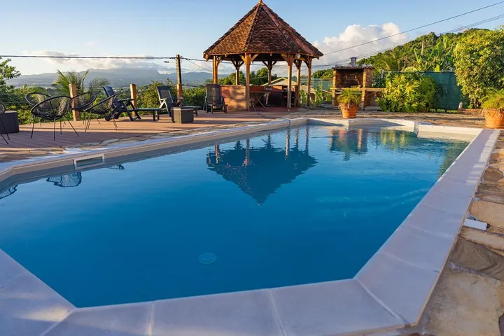 Villa for 9 people, with view and garden as well as pool - 1