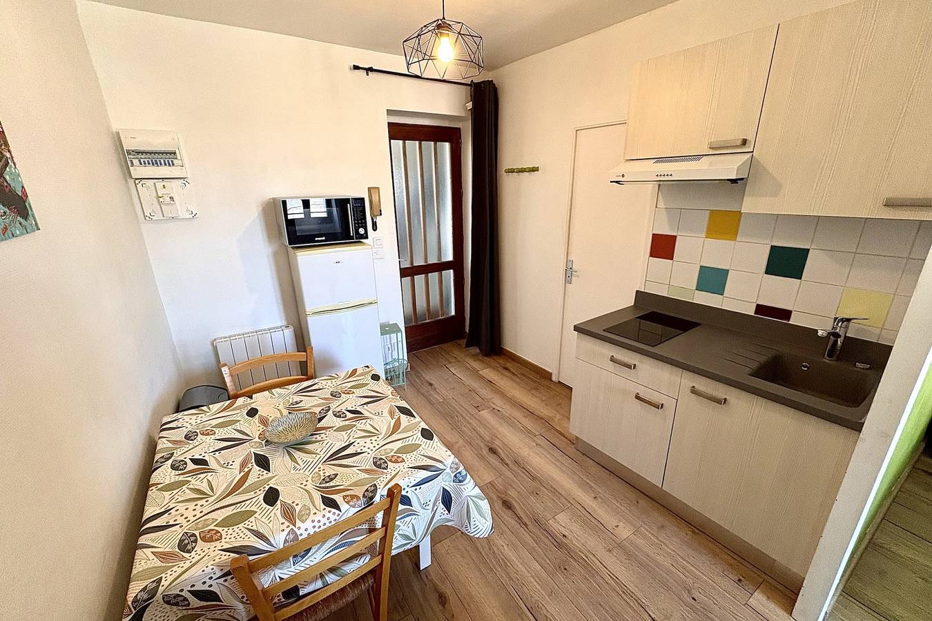 Studio entier, Studio de 25 m² proche Gare et Jardin des Plantes in Nantes, Région de Nantes