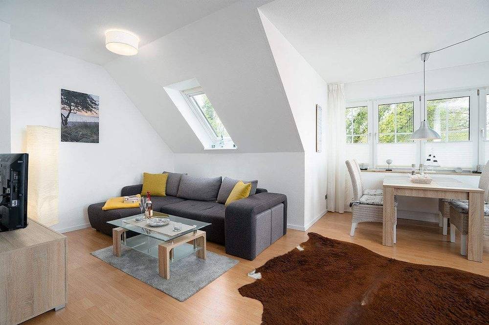 Entire apartment, Idyllic maisonette vacation apartment close to the beach for 3 people over 2 floors in Themenstrände Scharbeutz, East Holstein