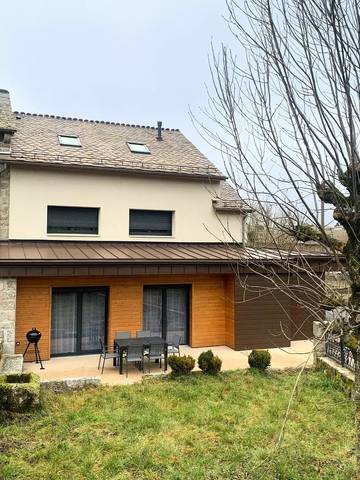 Gîte pour 6 personnes, avec terrasse à Rieutort-de-Randon