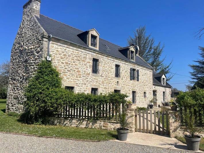 Chambre d’hôte pour 2 personnes, avec vue et jardin ainsi que piscine et sauna dans le Finistère