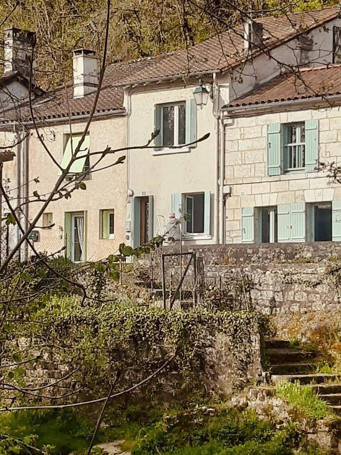 Location de vacances pour 4 personnes, avec vue et jardin dans Brantôme en Périgord - 2